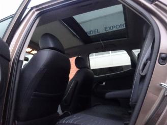 Kia Venga Summer Edition 1.4 CVVT, Panorama, Navi, Leer, Airco, Cruise picture 13