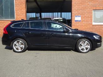 Volvo V-60 D6 TwinEngine 162kw Plug-in Hybride, Leer, Navi, Airco, Trekhaak picture 6