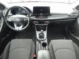 Hyundai I-30 Stationwagon 88kw Hybride, Climate & Cruise, Navi, Laneassist picture 13