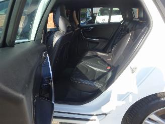 Volvo V-60 2.4 D6 AWD Plug-In Hybrid Summum, Leer, Navi, Climate & cruise picture 12