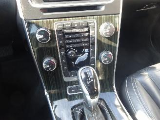 Volvo V-60 2.4 D6 AWD Plug-In Hybrid Summum, Leer, Navi, Climate & cruise picture 17