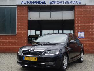 damaged passenger cars Skoda Octavia Ambition Greenline 1.6 TDI 81kw, Leer, Navi, DAB+, Cruise 2013/12