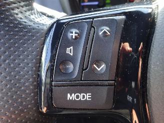 Toyota Yaris 1.5 Hybrid Bi-Tone, Climate & Cruise, Lane assist, Navi picture 18