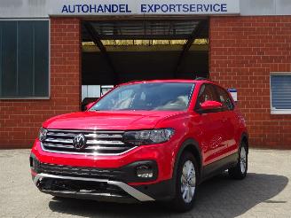 Damaged car Volkswagen T-Cross Life 81kw DSG Automaat, Airco, Navi, Lane assist, Cruise 2020/11