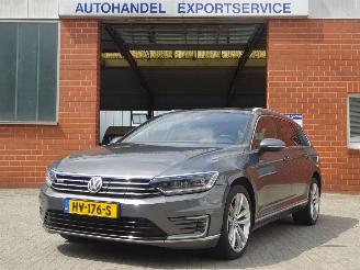 damaged passenger cars Volkswagen Passat Variant 1.4 TSI GTE Highline 115kw Hybrid, Panorama 2015/12