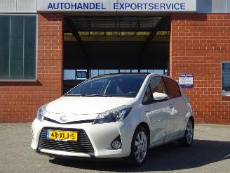 Schadeauto Toyota Yaris Hybrid, Panorama, Leer, Navi, Cruise & Climate control 2012/7