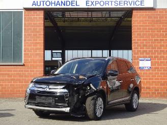 Unfallwagen Mitsubishi Outlander Top 2.2 DI-D 110kw Automaat, 4x4, Leer, Navi, Schuifdak 2017/2