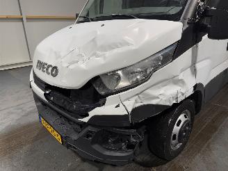 Iveco Daily 35C 2.3d 100kW Clima DUBBELLUCHT picture 24