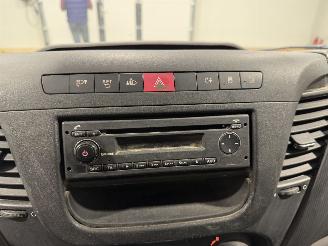 Iveco Daily 35C 2.3d 100kW Clima DUBBELLUCHT picture 29