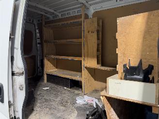 Iveco Daily 35C 2.3d 100kW Clima DUBBELLUCHT picture 32