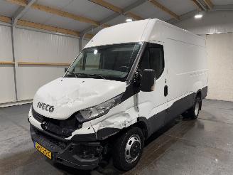 Iveco Daily 35C 2.3d 100kW Clima DUBBELLUCHT picture 10