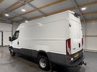 Iveco Daily 35C 2.3d 100kW Clima DUBBELLUCHT picture 12
