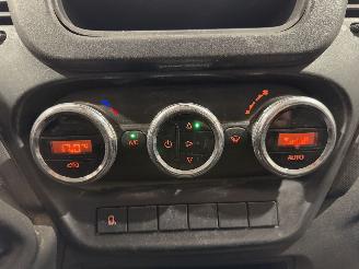 Iveco Daily 35C 2.3d 100kW Clima DUBBELLUCHT picture 28