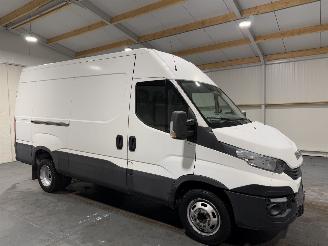 Iveco Daily 35C 2.3d 100kW Clima DUBBELLUCHT picture 2
