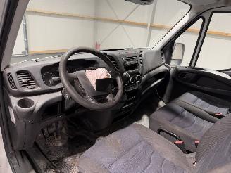 Iveco Daily 35C 2.3d 100kW Clima DUBBELLUCHT picture 26