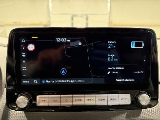 Hyundai Kona 64kWh EV 150kW Premium picture 30