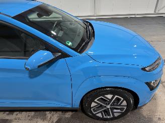 Hyundai Kona 64kWh EV 150kW Premium picture 18