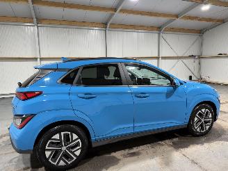 Hyundai Kona 64kWh EV 150kW Premium picture 5