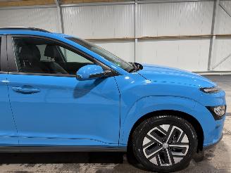 Hyundai Kona 64kWh EV 150kW Premium picture 14