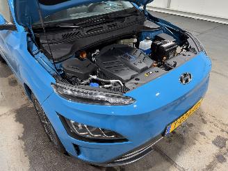 Hyundai Kona 64kWh EV 150kW Premium picture 25