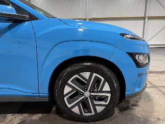 Hyundai Kona 64kWh EV 150kW Premium picture 16
