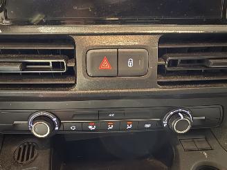 Toyota Proace CITY 1.5D-4D 73kW Navigator Long picture 36