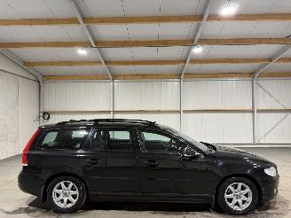 krockskadad bil auto Volvo V-70 2.0T4 140kW Automaat Inscription Edition Pano 2016/2
