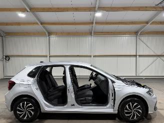 krockskadad bil auto Volkswagen Polo 1.0TSI 70kW Airco Life 2024/9