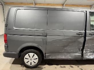 Volkswagen Transporter 2.0TDI 66kW L1H1 picture 32