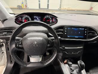 Peugeot 308 SW 1.2 81kW Clima PureTech Blue Lease Premium picture 30