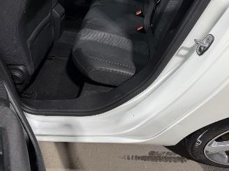 Peugeot 308 SW 1.2 81kW Clima PureTech Blue Lease Premium picture 27