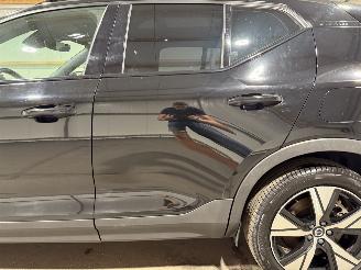 Volvo XC40 78kWh Recharge 300kW AWD R-Design picture 17
