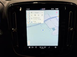 Volvo XC40 78kWh Recharge 300kW AWD R-Design picture 33
