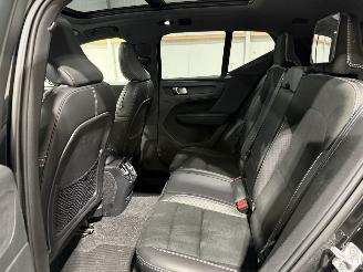 Volvo XC40 78kWh Recharge 300kW AWD R-Design picture 36