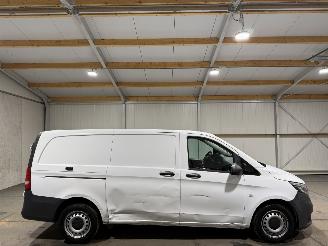 krockskadad bil bedrijf Mercedes Vito 110CDI 75kW Airco Camera Functional Lang 2021/12