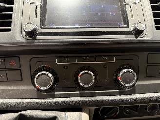 Volkswagen Transporter 2.0TDI 75kW Highline 9Persoons picture 18
