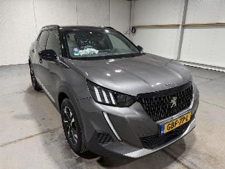 Peugeot 2008 1.2 PureTech 96kW Automaat GT picture 3