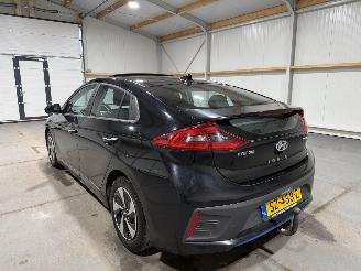 Hyundai Ioniq 1.6GDi 77kW Automaat Schuifkantel Premium picture 12