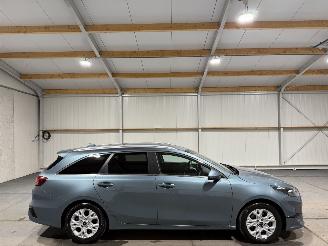 Damaged car Kia Ceed 1.5T-GDi 118kW Automaat DynamicPlusLine 2023/3