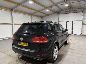 Volkswagen Touareg 4.2TDI V8 250kW Automaat R-Line Pano Clima Memory picture 6