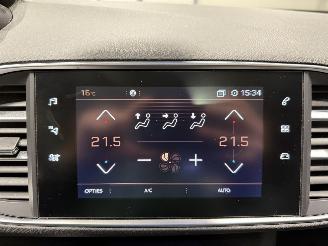 Peugeot 308 1.2PureTech 81kW Blue Lease Executive picture 19