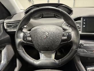 Peugeot 308 1.2PureTech 81kW Blue Lease Executive picture 14