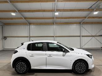 Vaurioauto  passenger cars Peugeot e-208 50 kWh EV 350 2020/9