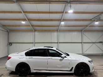 skadebil auto BMW 7-serie 740i 240kW Automaat Schuifkantel High Executive Luchtvering 2018/12
