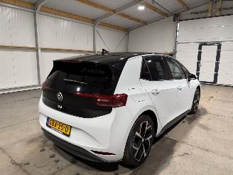 Volkswagen ID.3 59kWh 150kW Pro Business picture 6