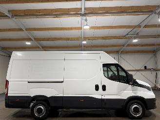 Schade bestelwagen Iveco Daily 2.3D 101kW Automaat Clima Camera H3 2022/2