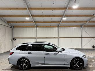 Damaged car BMW 3-serie 318i 115kW Automaat Clima Camera Navi Touring 2023/4
