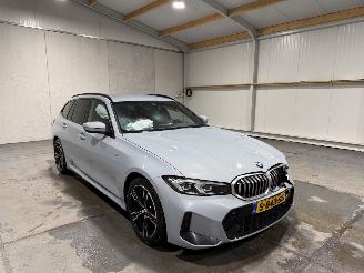 BMW 3-serie 318i 115kW Automaat Clima Camera Navi Touring picture 3