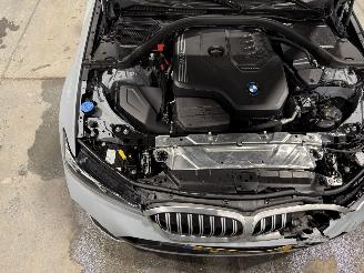 BMW 3-serie 318i 115kW Automaat Clima Camera Navi Touring picture 28