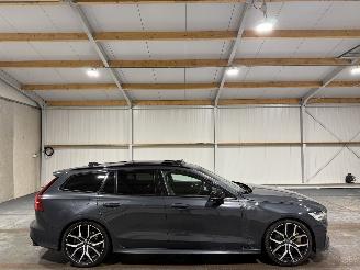 Vaurioauto  passenger cars Volvo V-60 2.0T5 184kW Aut Polestar Momentum PRO Panorama 2020/5